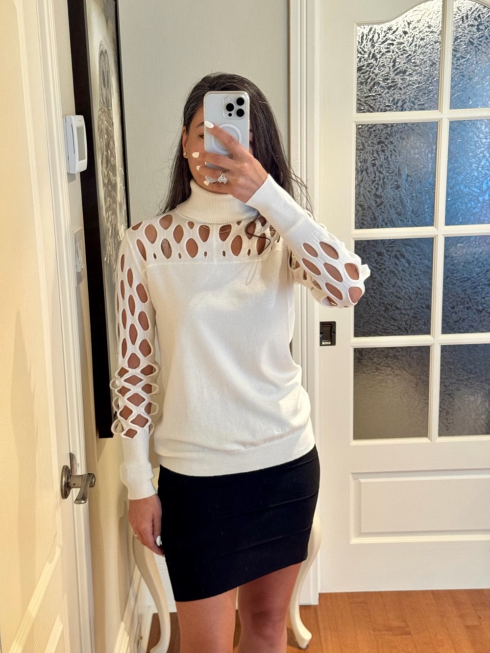 NWOT. Frank Lyman White Ribbed Turtleneck with Cutout